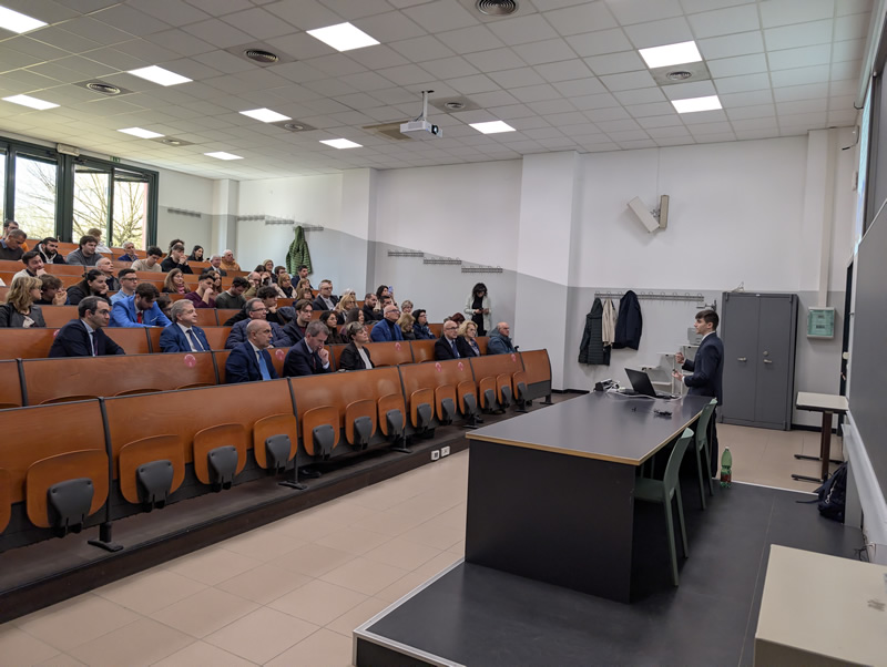 Prime_Lauree_aula.jpg (124 KB)