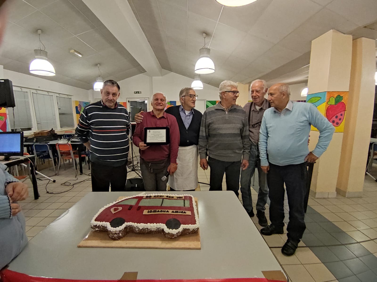 2LomagnaAmicaApericena.jpg (214 KB)