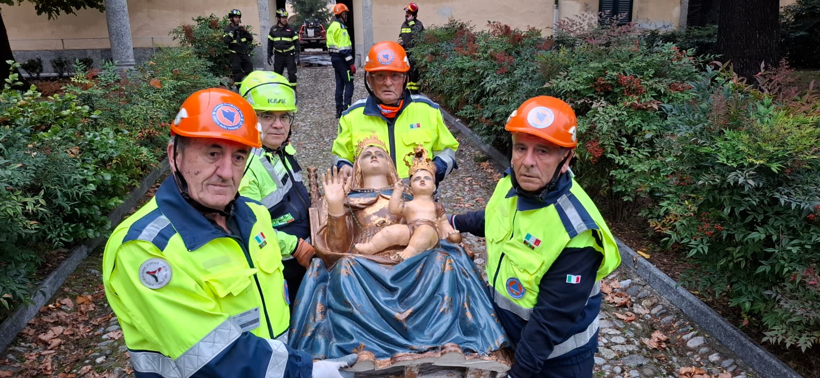 BernagaStatuaMadonna.jpg (270 KB)