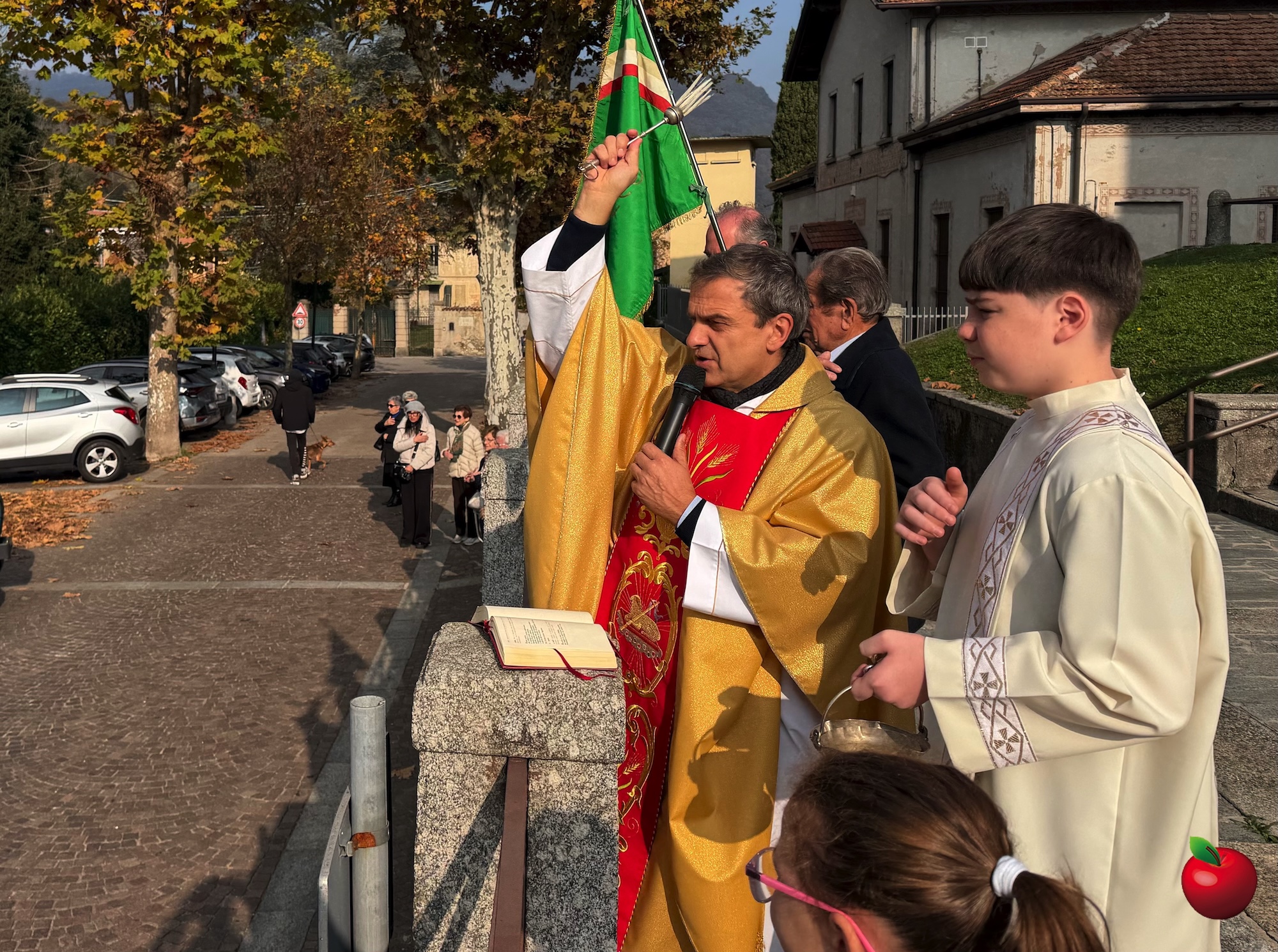 Calco_benedizione_trattori8.jpg (1.24 MB)