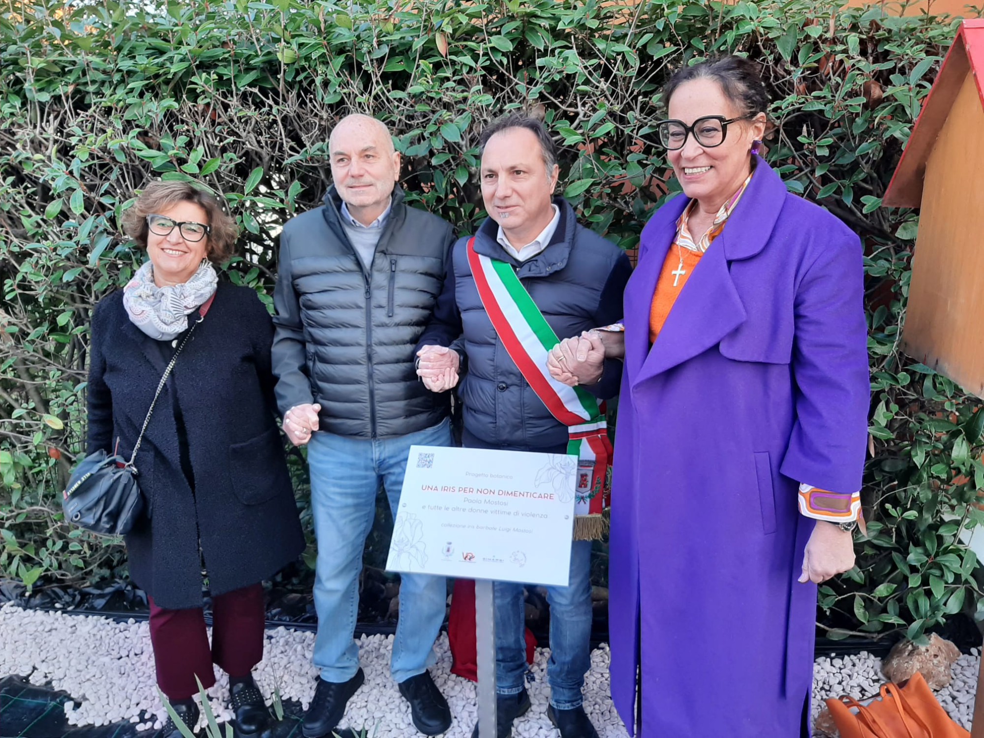 CernuscoIrisParco5.jfif (703 KB)