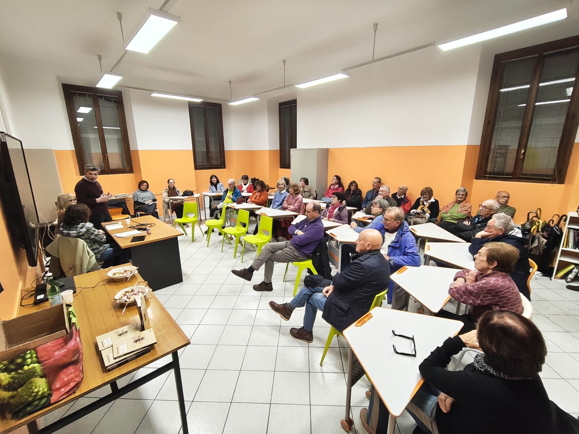 CernuscoPresLibro__2_.jpg (549 KB)