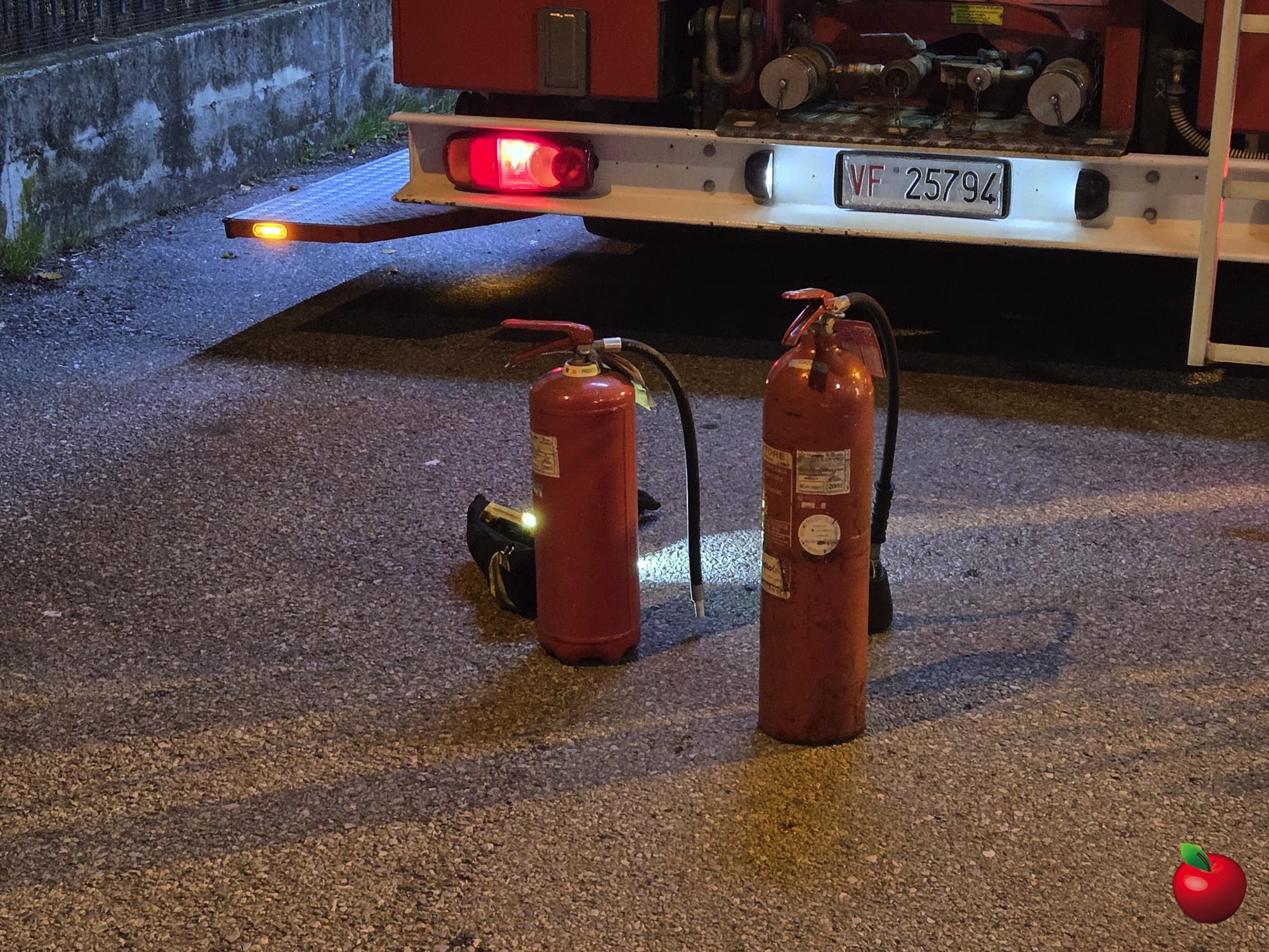 Incendio_VillaOttocento5.jpg (854 KB)