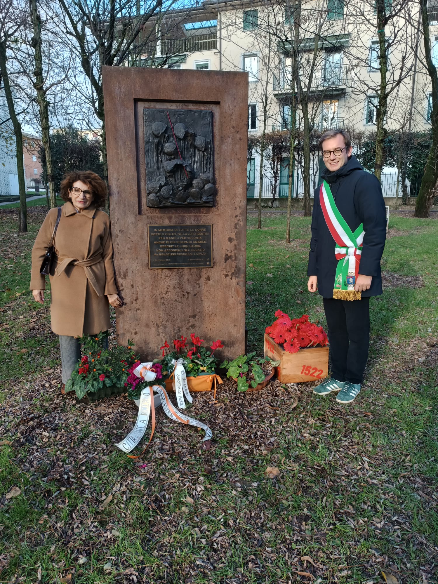 MerateRossaScuole2.jpg (741 KB)