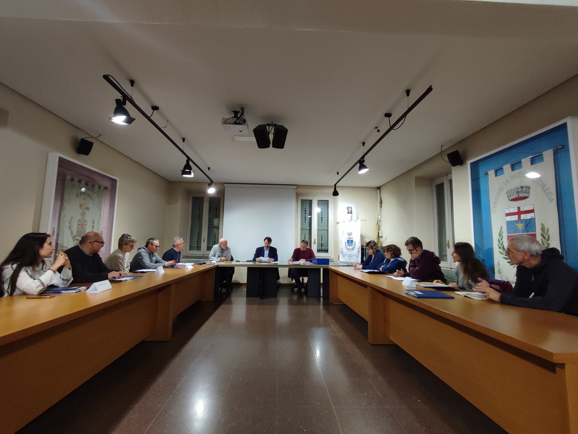 PadernoConsiglio__2_.jpg (412 KB)