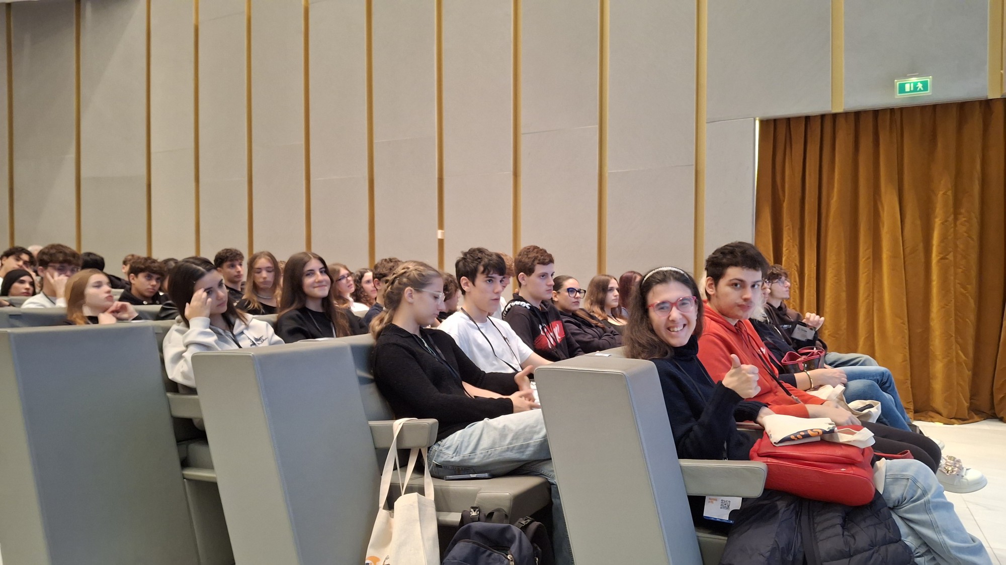 ViganoStudentiBocconi__2_.jpg (343 KB)