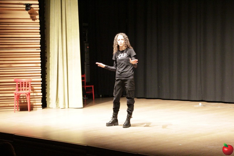 9MerateTeatroLiltR.jpg (80 KB)