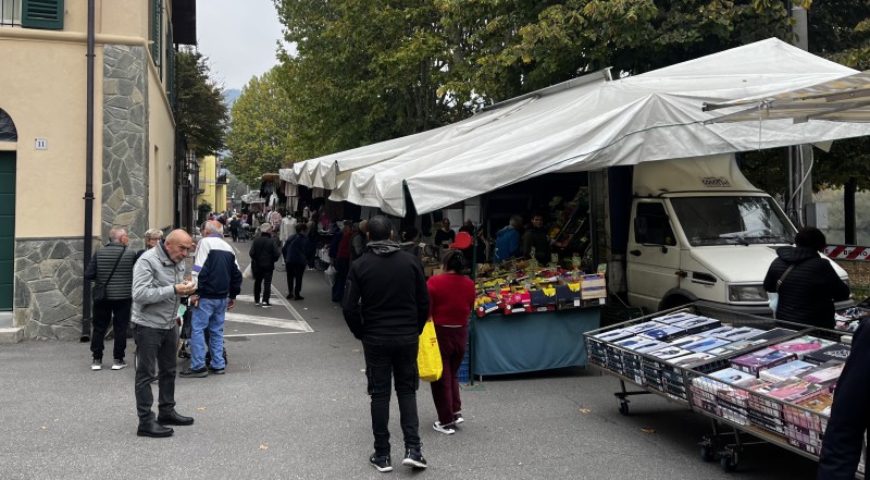 Brivio_Mercato1.jpg (122 KB)