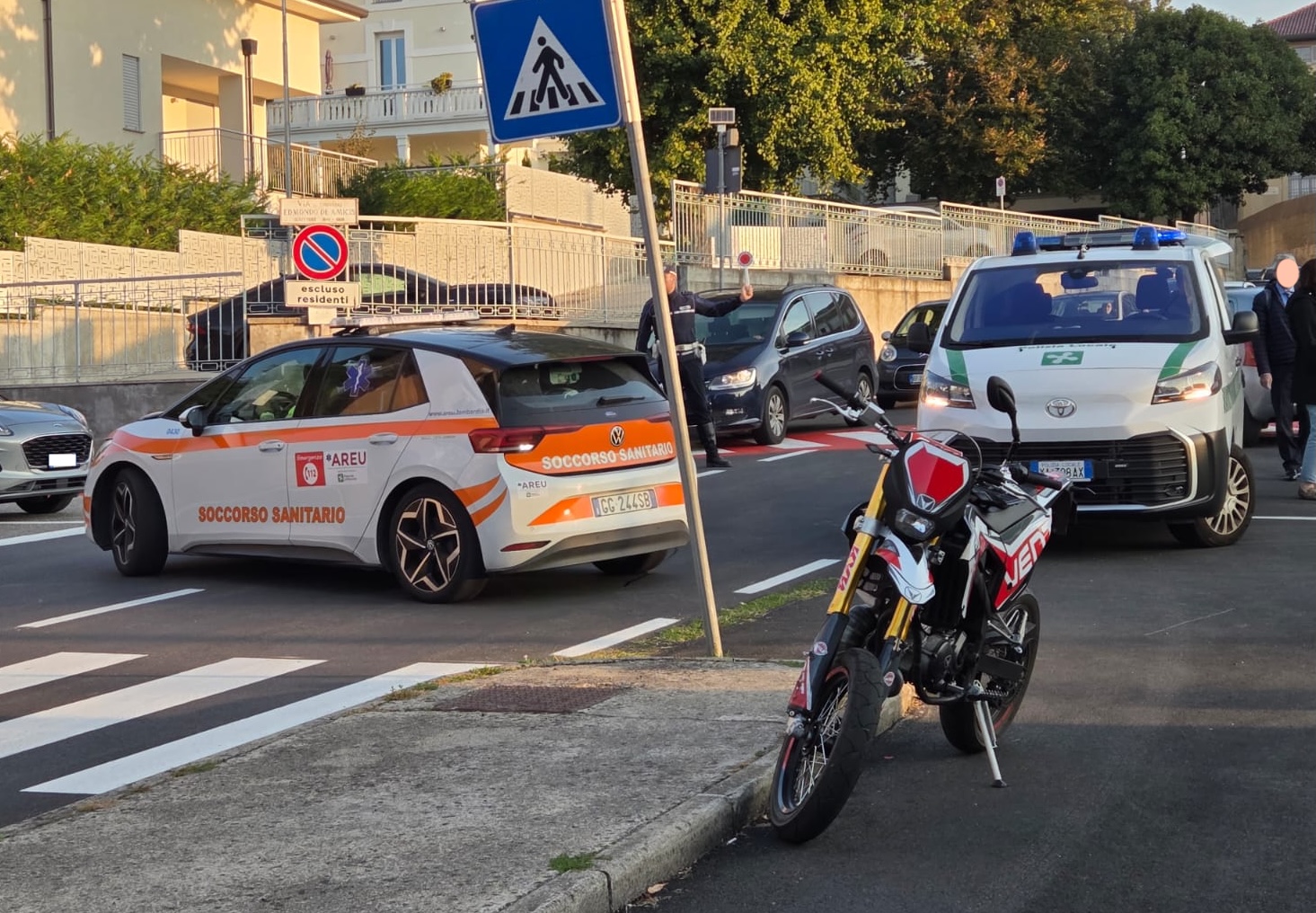 Incidente_moto_centro_merate2.jpeg (595 KB)