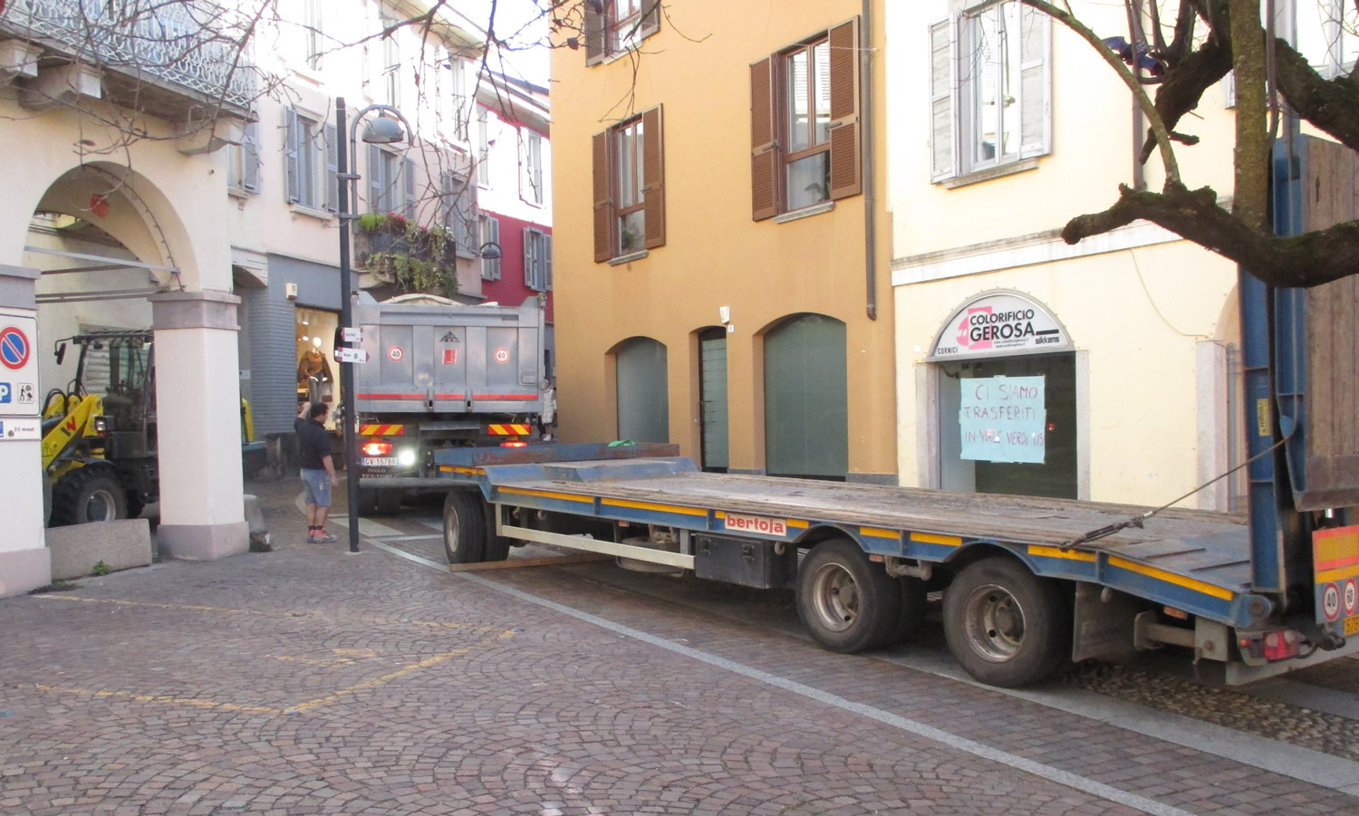 MerateCamionIncastrato.jpg (332 KB)