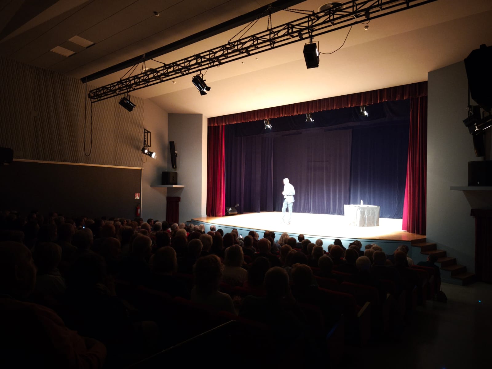 MerateTeatroBasso__1_.jpeg (127 KB)