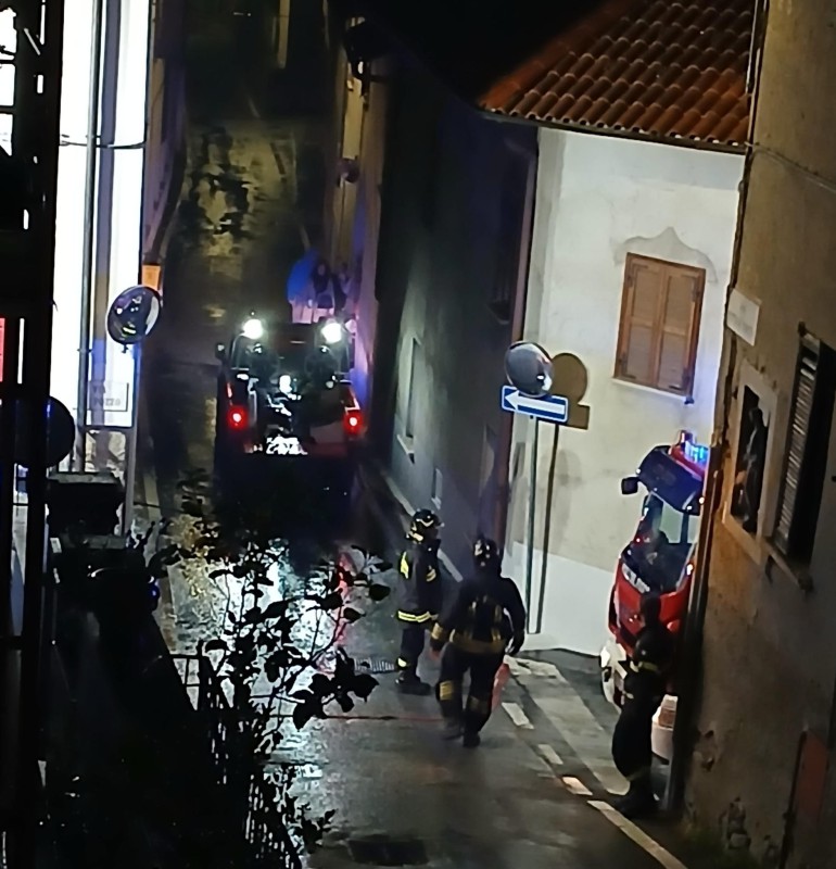 NovateIncendioStalletti.jpg (124 KB)