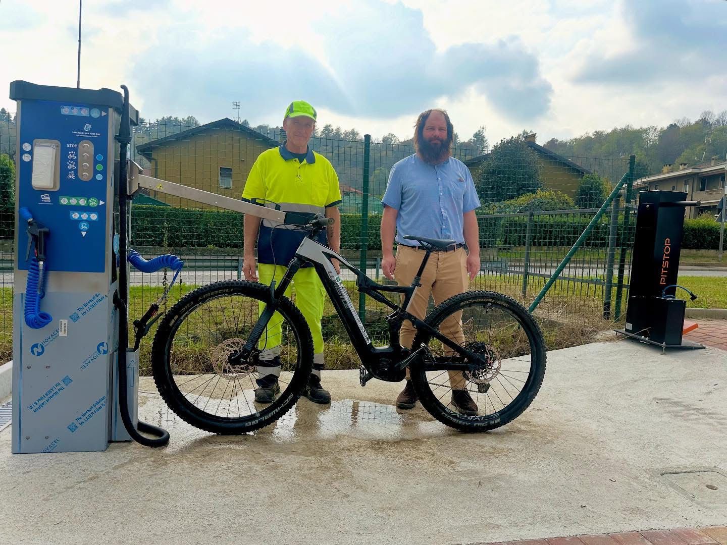 SMH_Bikesharing2.jpeg (283 KB)