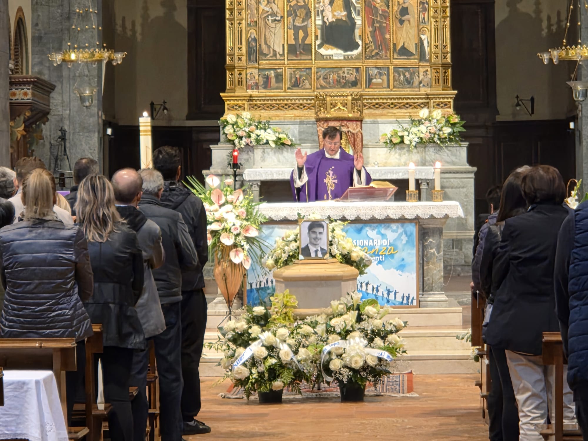 VerderioCatalinListarFunerale3.jpg (352 KB)