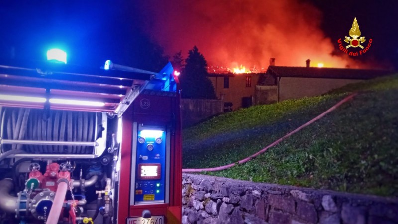 bernagaincendio9.jpg (80 KB)
