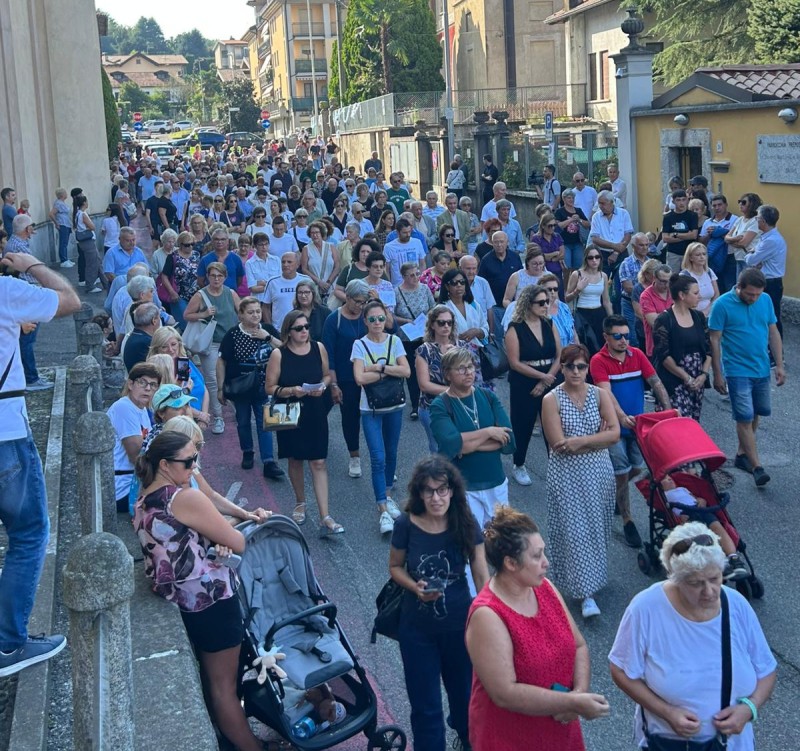 Brivio_processione3.jpeg (209 KB)