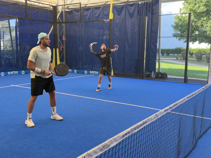 Foto_torneo_Padel5.JPG (146 KB)