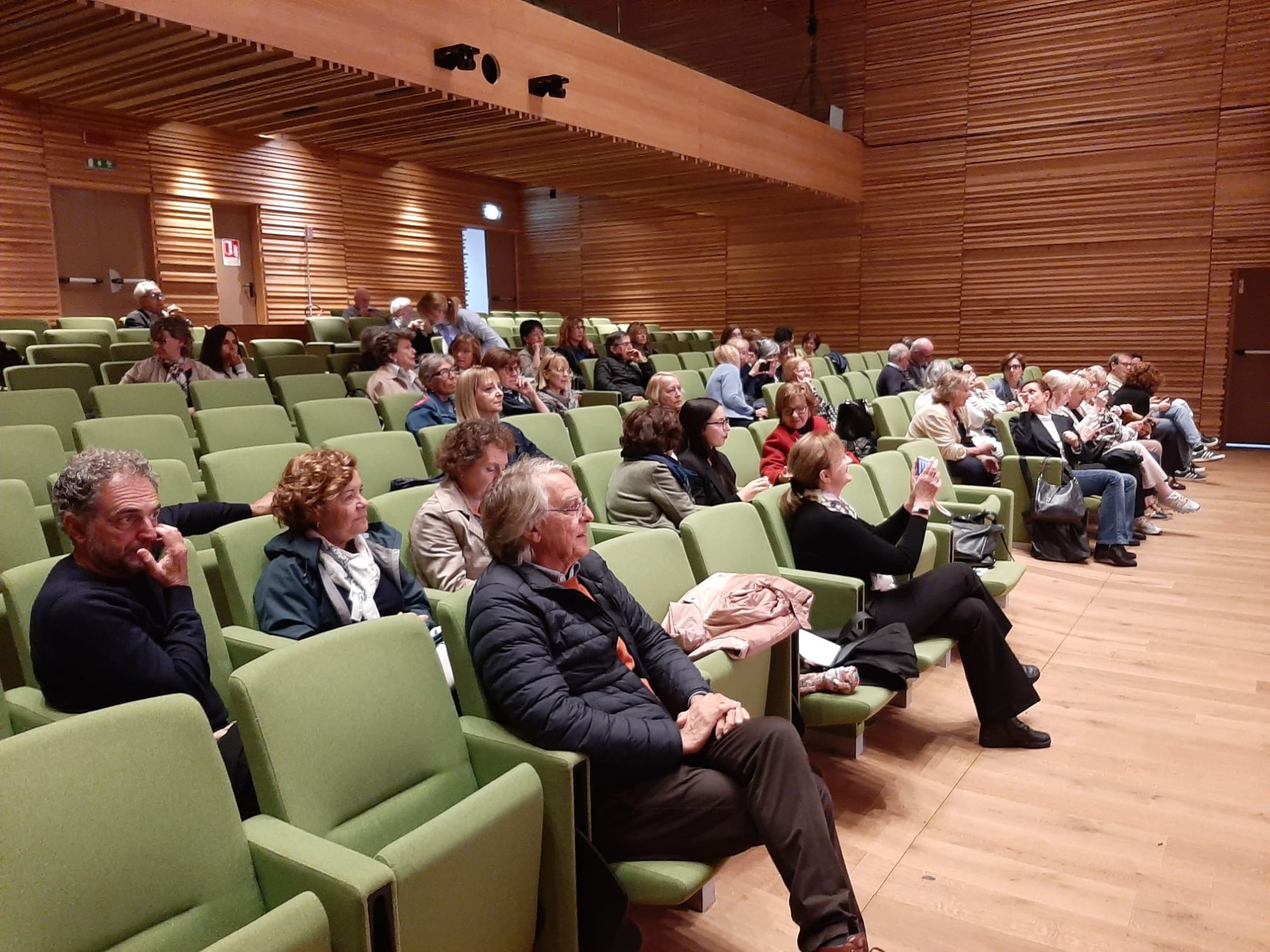 MerateConvegnoSoroptimist1.jpg (578 KB)