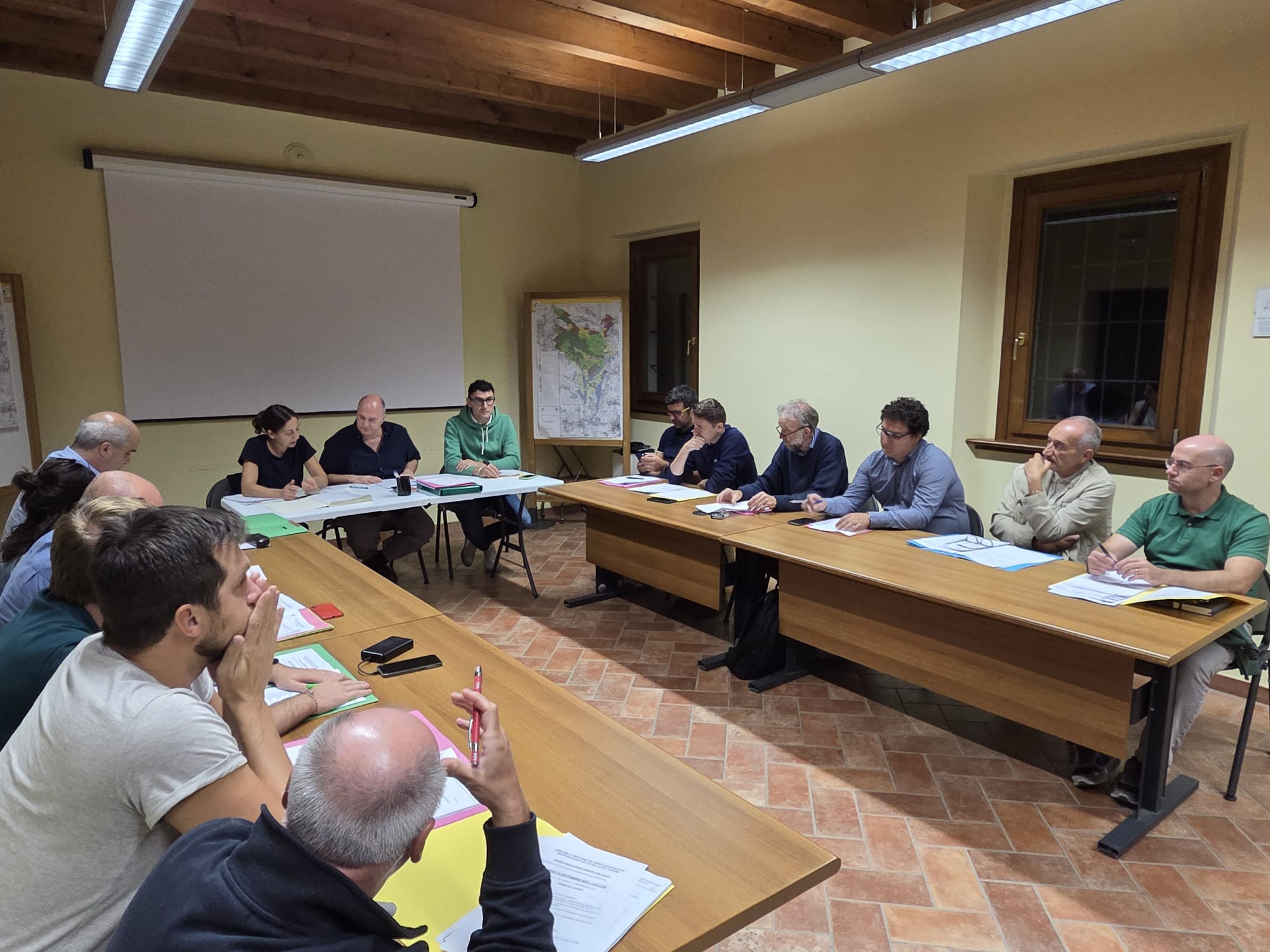 ParcoCuroneSeduta1.jfif (292 KB)