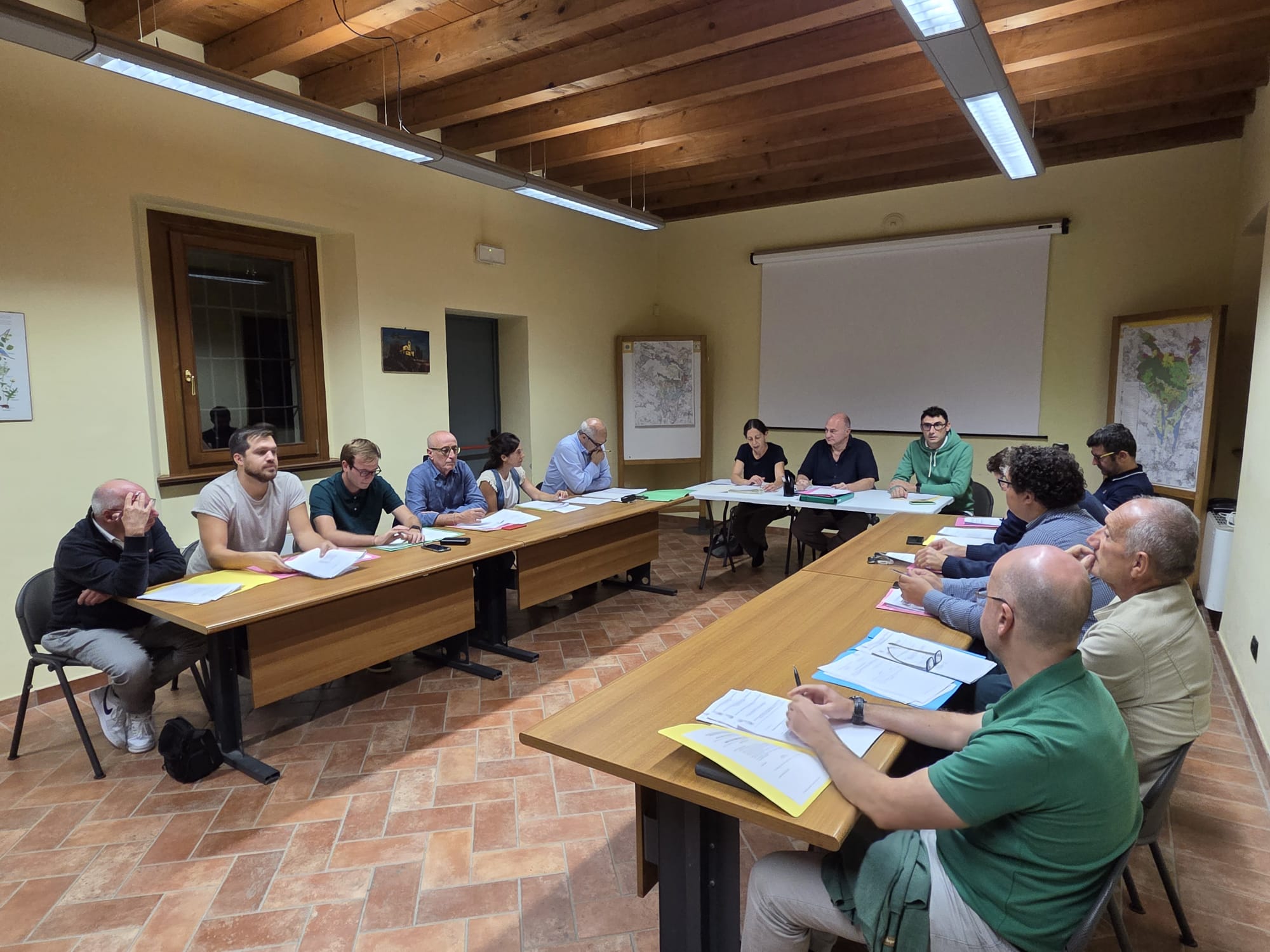 ParcoCuroneSeduta3.jfif (304 KB)