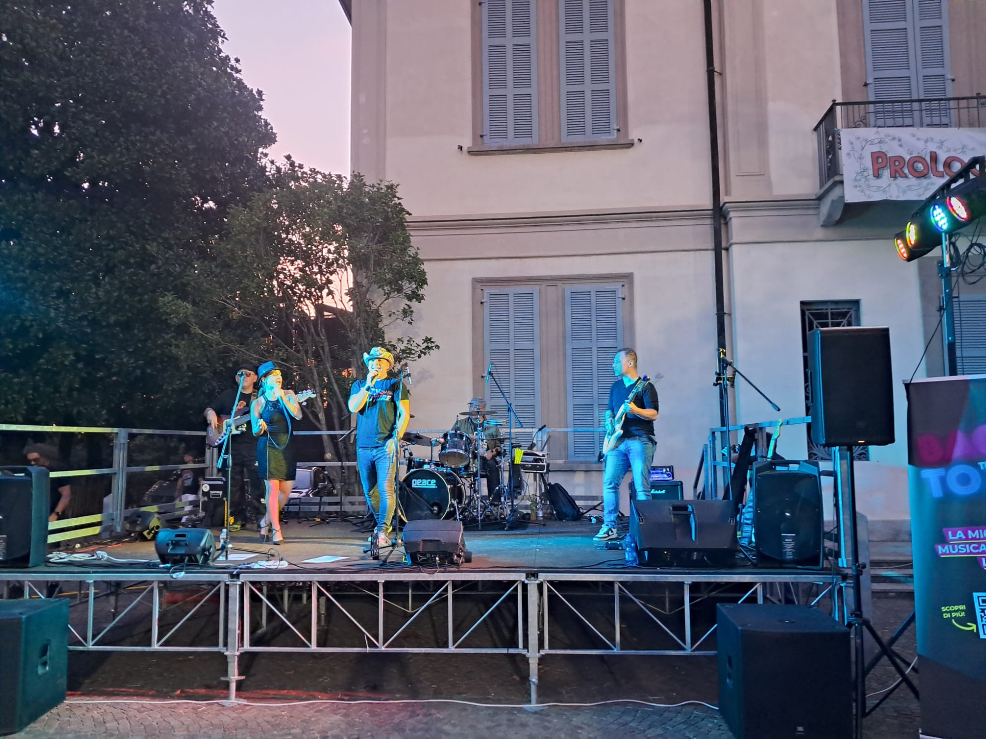 VerderioStreetFest3.jpg (566 KB)