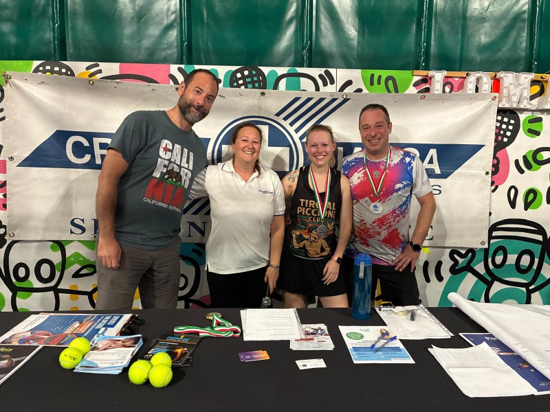 cbpadel2.jpg (146 KB)