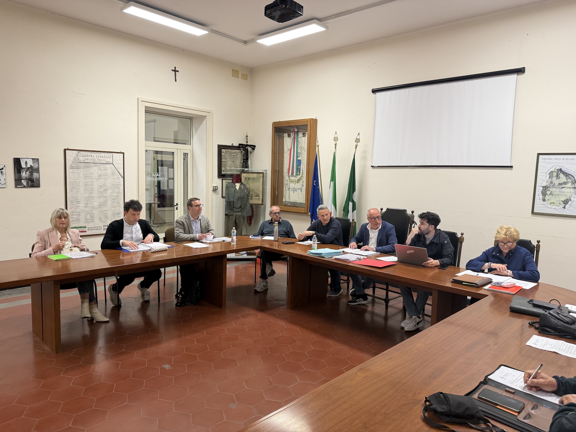 Airuno_Mozione_CC1.jpg (836 KB)