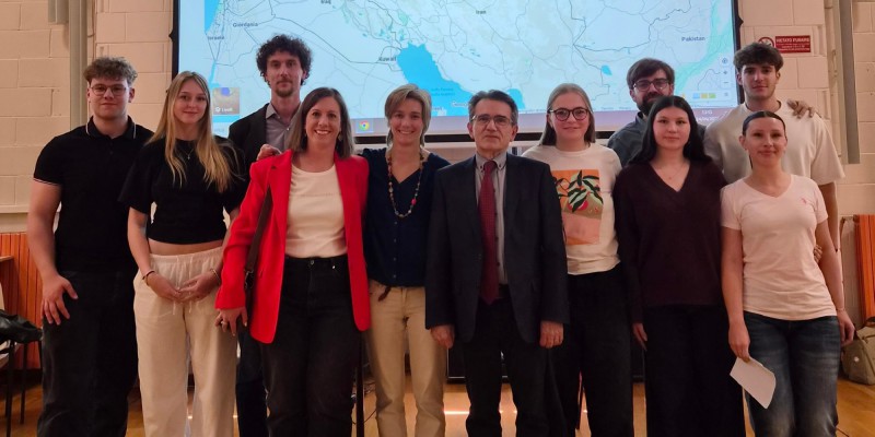 AlunniGreppiPRIMA.jpg (70 KB)