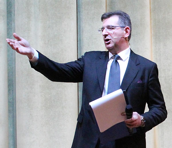 AndreaRobbianiIntervento.jpg (49 KB)