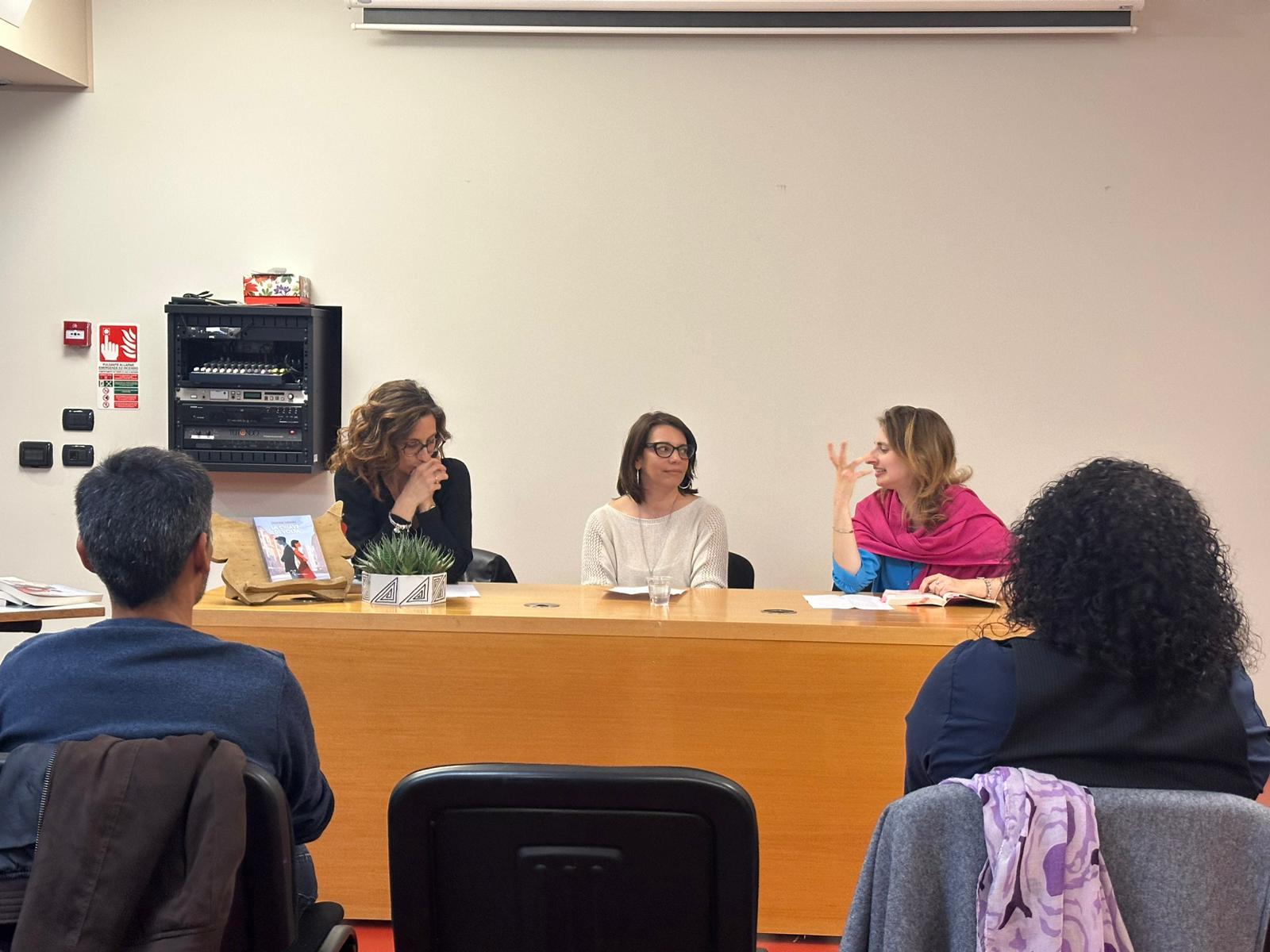 BrivioSerataBiblioteLibro1.jpg (167 KB)