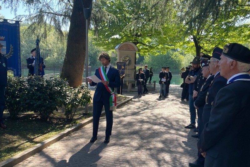 Brivio_XXV_Aprile6.jpeg (160 KB)