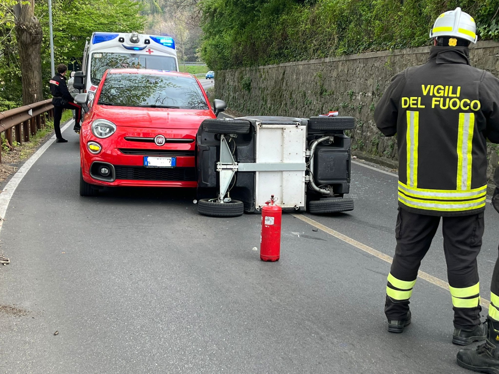 ImbersagoAutoRibaltataCurvone1.jpg (740 KB)