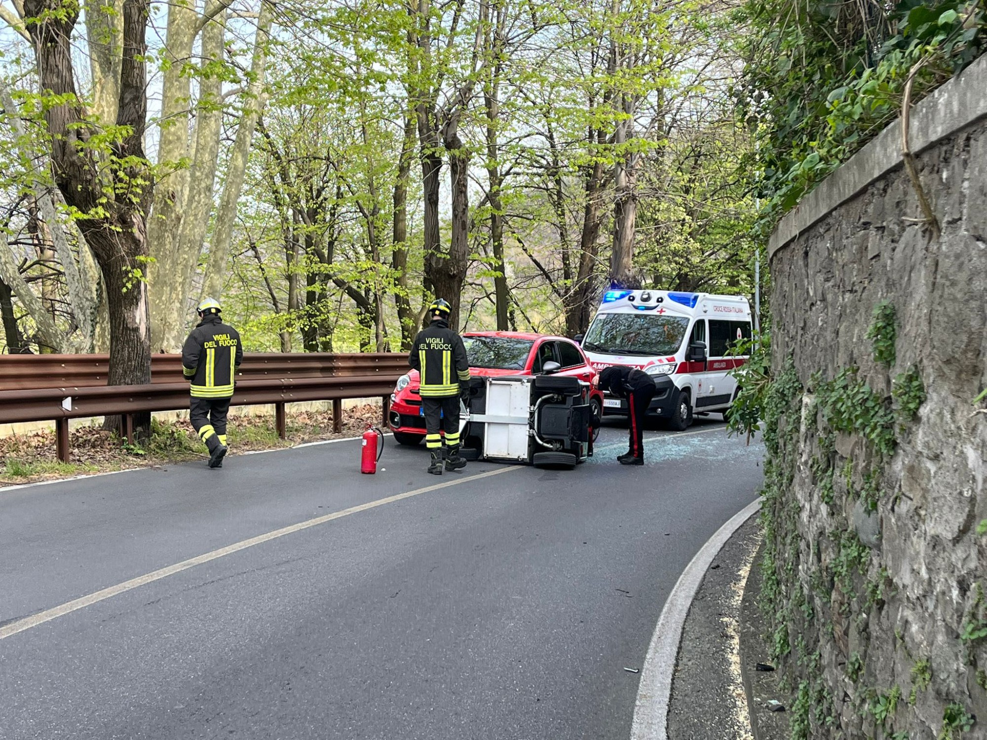 ImbersagoAutoRibaltataCurvone3.jpg (959 KB)