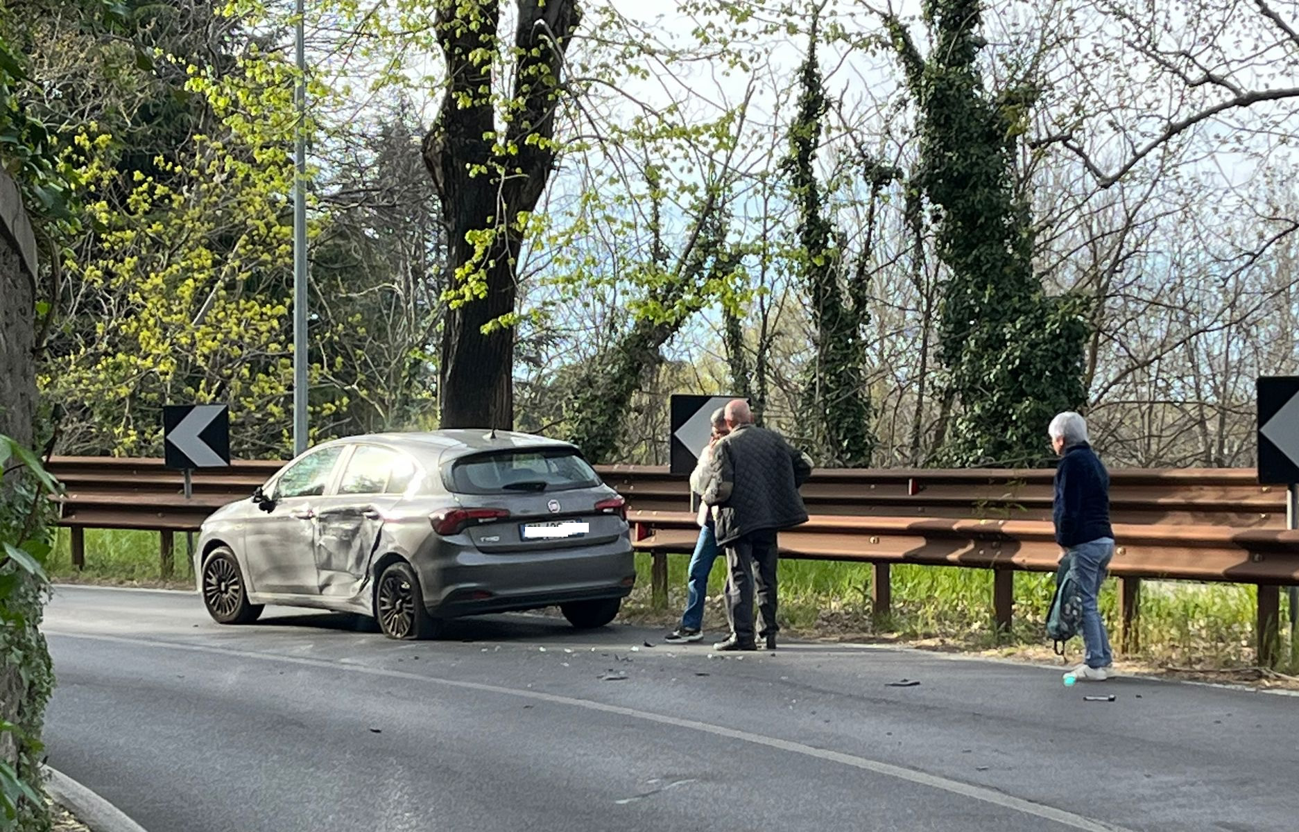 ImbersagoAutoRibaltataCurvone4.jpg (716 KB)