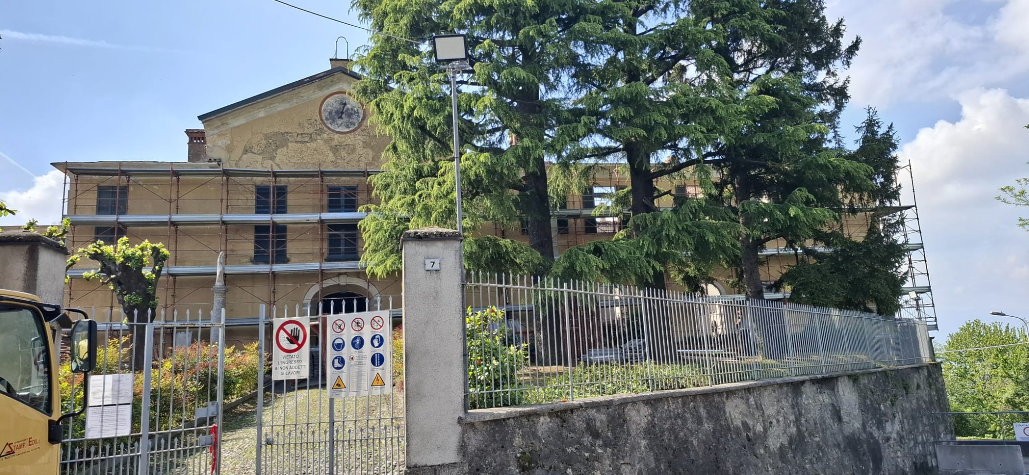 Inizio_lavori_Bernaga1.jpeg (555 KB)