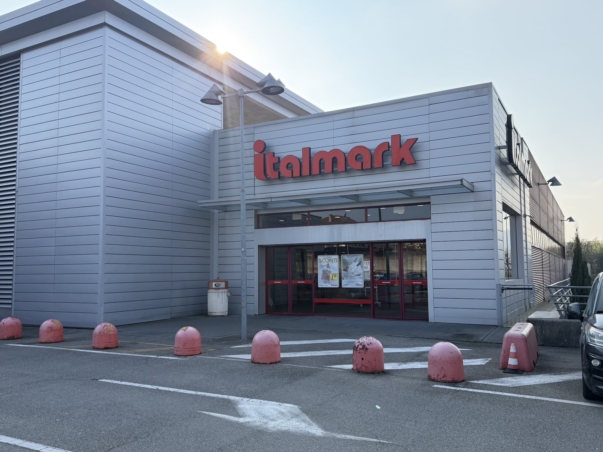 Italmark.jpeg (941 KB)