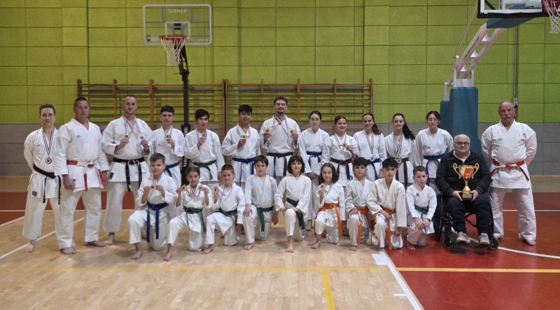 LVB_Karate2.jpeg (97 KB)