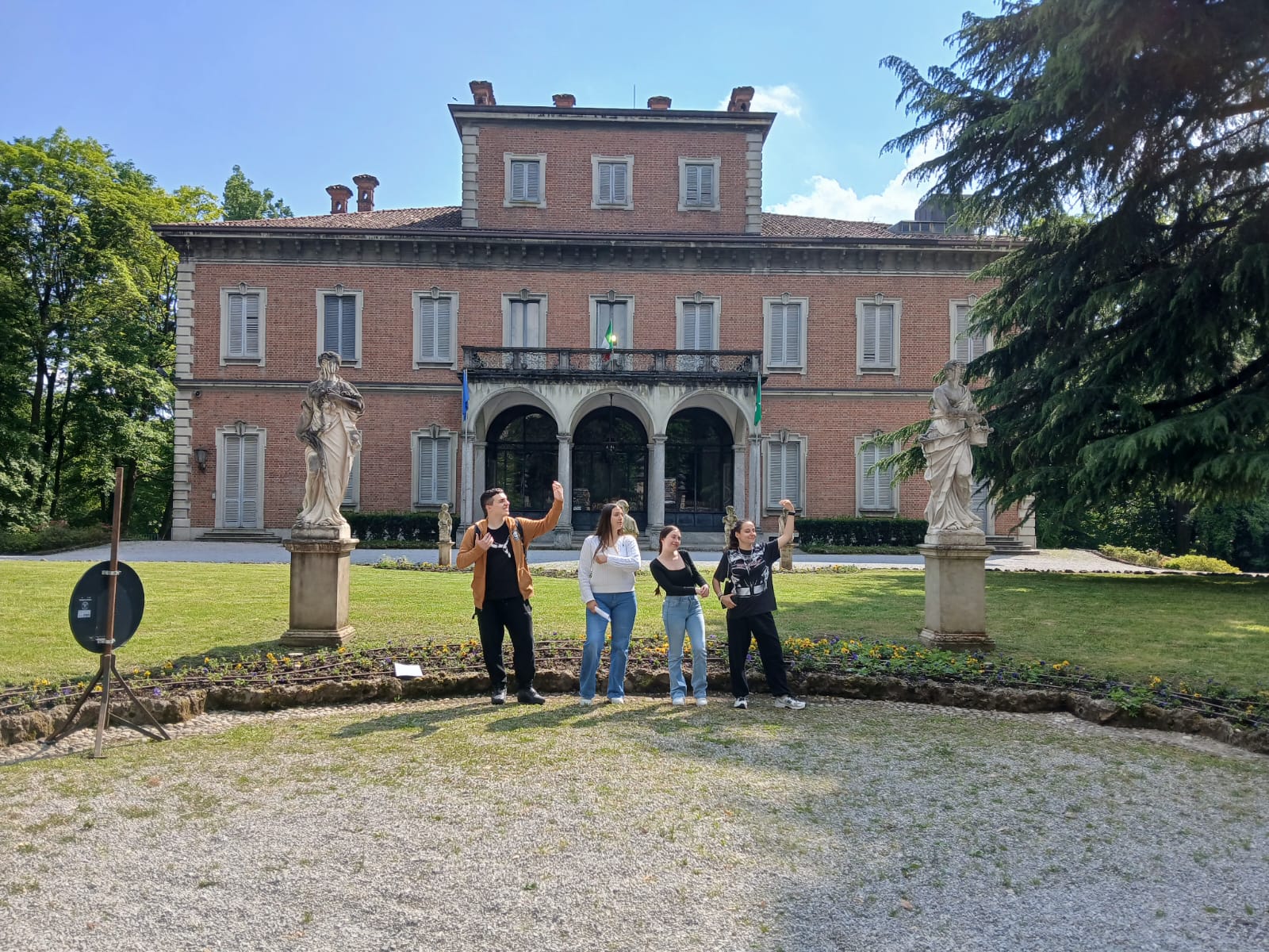 MerateStudentiErasmusLiceo3.jfif (418 KB)