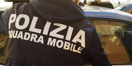 OliziaiOperazioneDrogaPRIMA.jpg (26 KB)