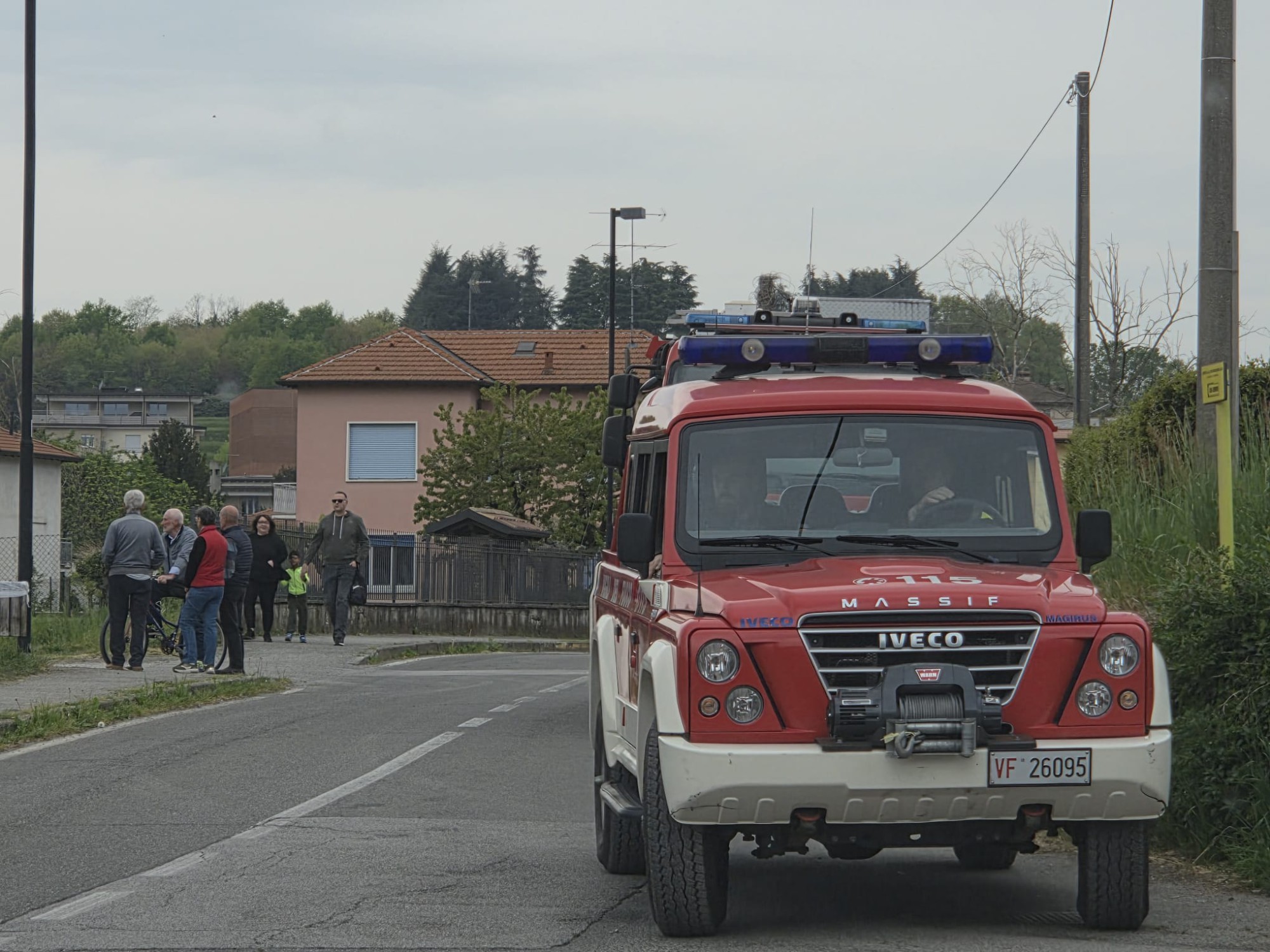 SartiranaInterventoApi1.jpg (496 KB)