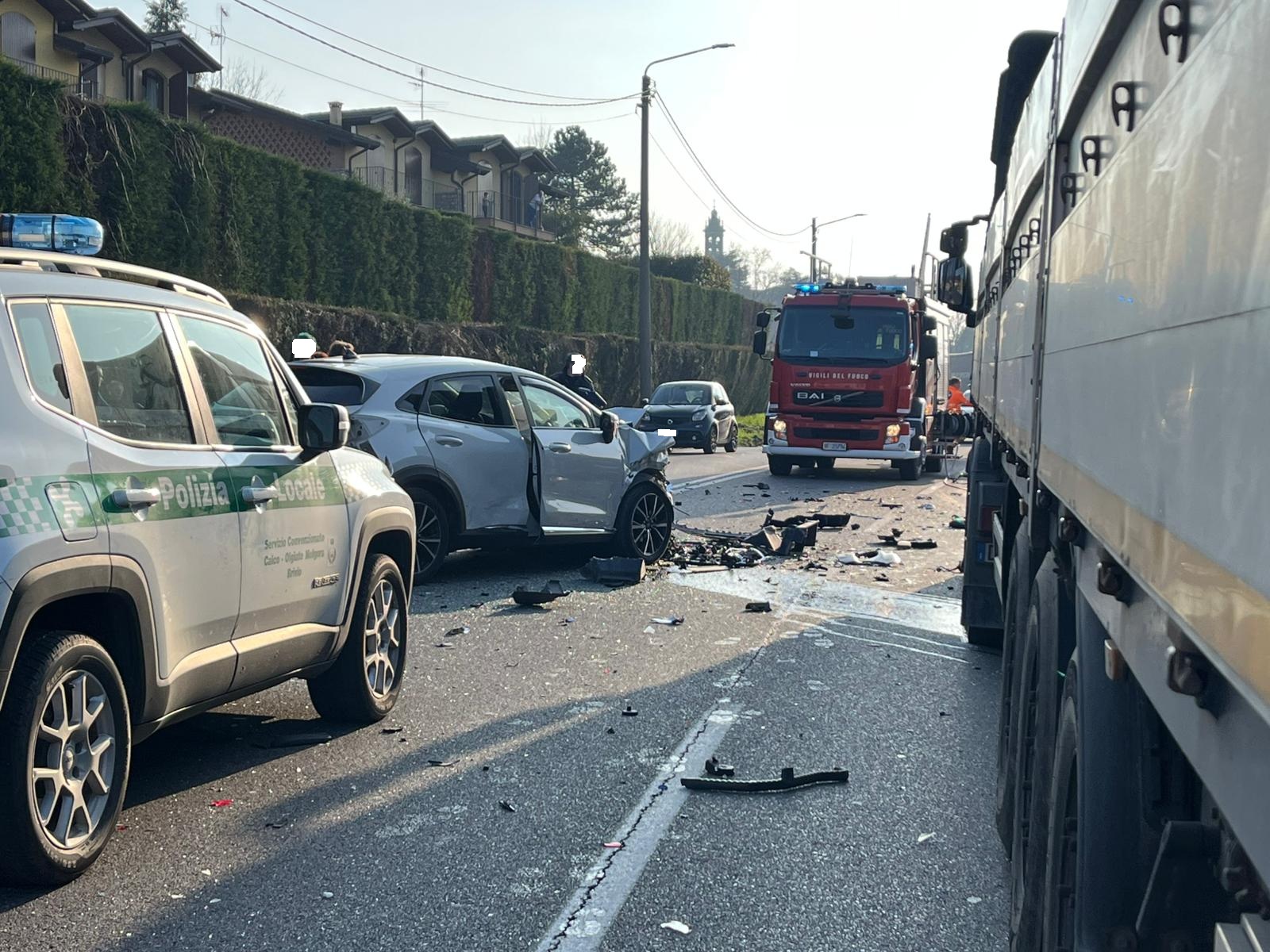 CalcoIncidenteFront5OK.jpg (552 KB)