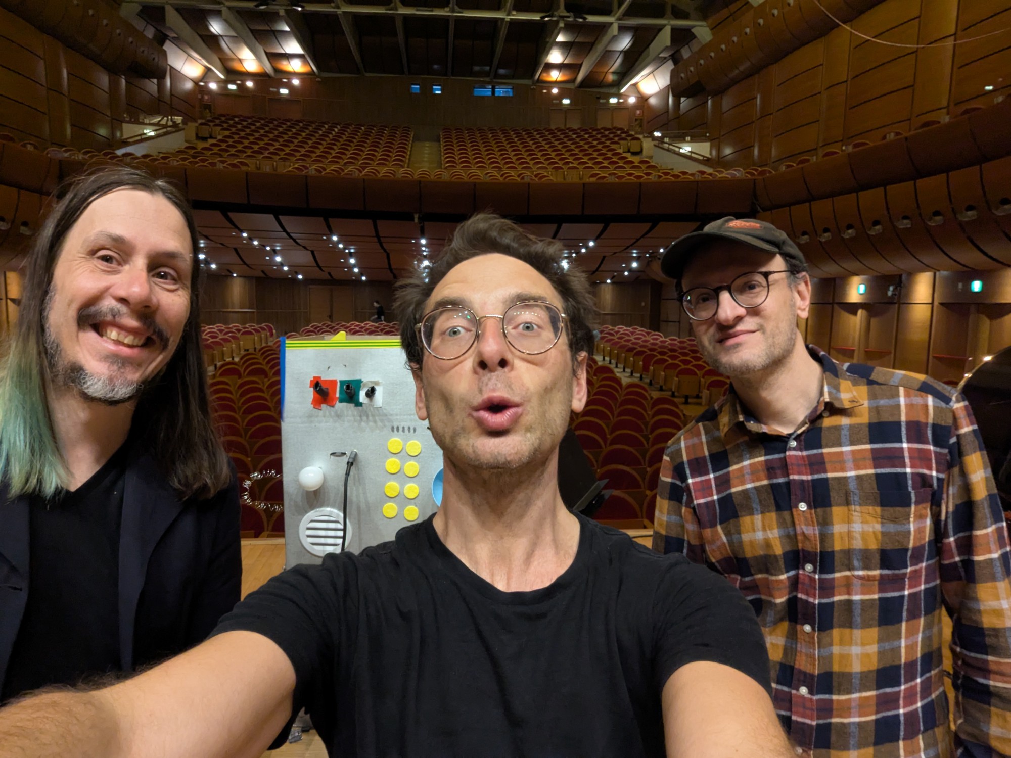 Enrico_Gabrielli,_Marcello_corti,_Sebastiano_de_Gennaro_-_Piccolo_signor_Rumore_MILANO.jpg (496 KB)