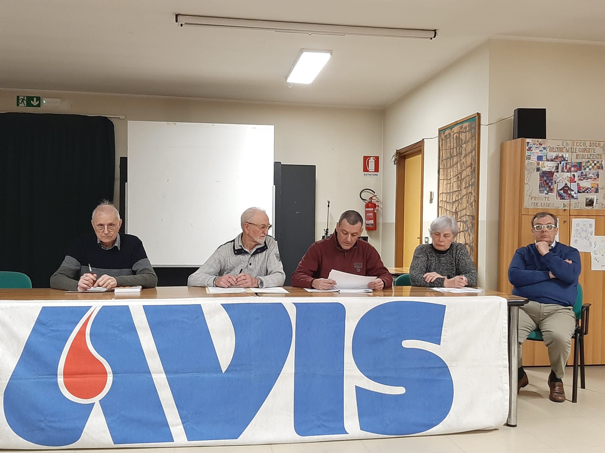 MerateAssembleaAvis2.jpg (388 KB)