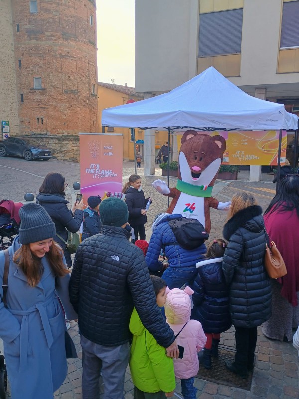 MerateMascottePiazza1.jpg (121 KB)