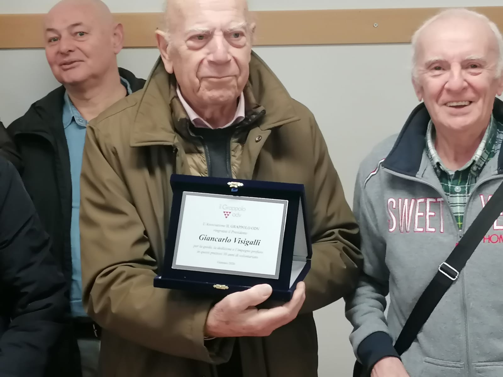 RobbiateAssembleaGrappolo3.jpg (122 KB)