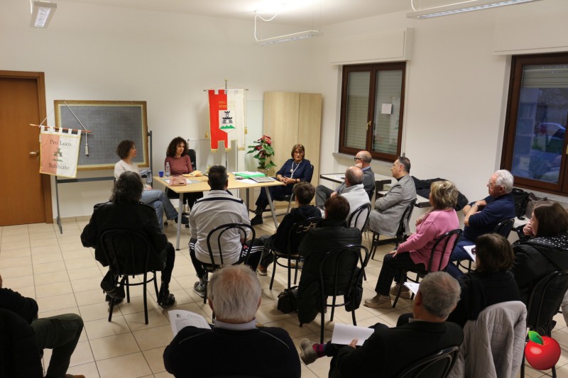 Robbiate_Pro_Loco_riunione3.jpg (89 KB)