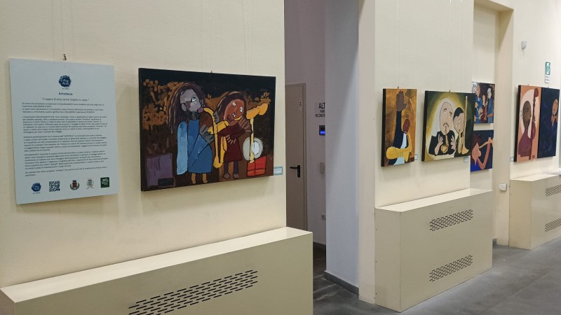 Una_nota_diversa1.jpeg (64 KB)