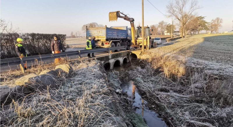 Verderio_pulizia_fossato2.png (732 KB)