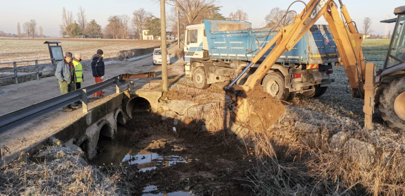 Verderio_pulizia_fossato3.png (660 KB)