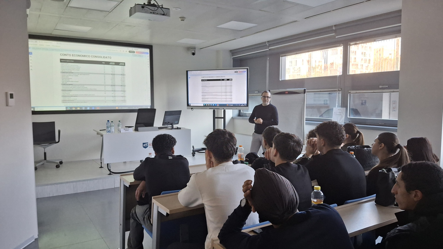 ViganoSedeRcs2.jpg (295 KB)